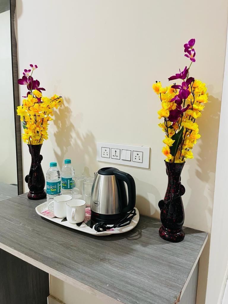Hotel Blue Petals シャムシャバード エクステリア 写真